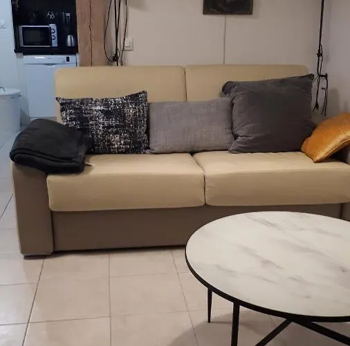 La Maison Des Creatifs Montdardier